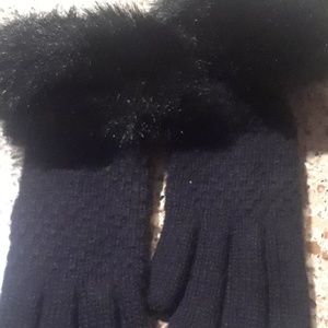 Faux fur black gloves